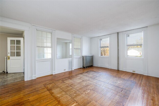 Building Photo - 757 Holt Rd