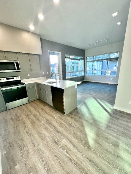 Building Photo - 2330 Yakima Ct