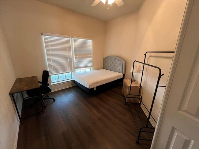 Building Photo - 7806 Crystal Moon Dr