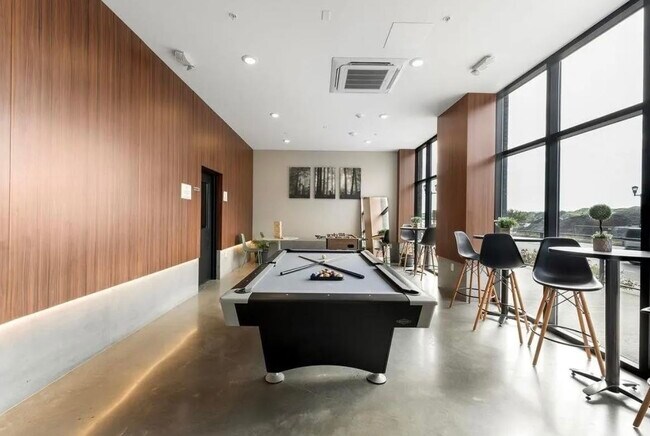 Building Photo - 1 Flagship St