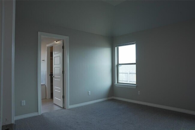 Building Photo - 5216 Bing Cir