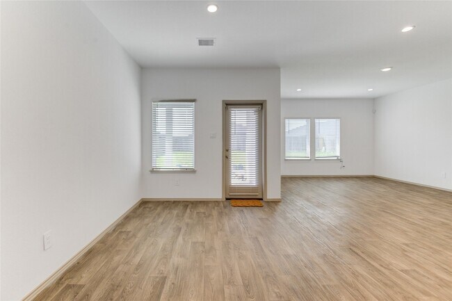 Building Photo - 7319 Sunset Crk Dr