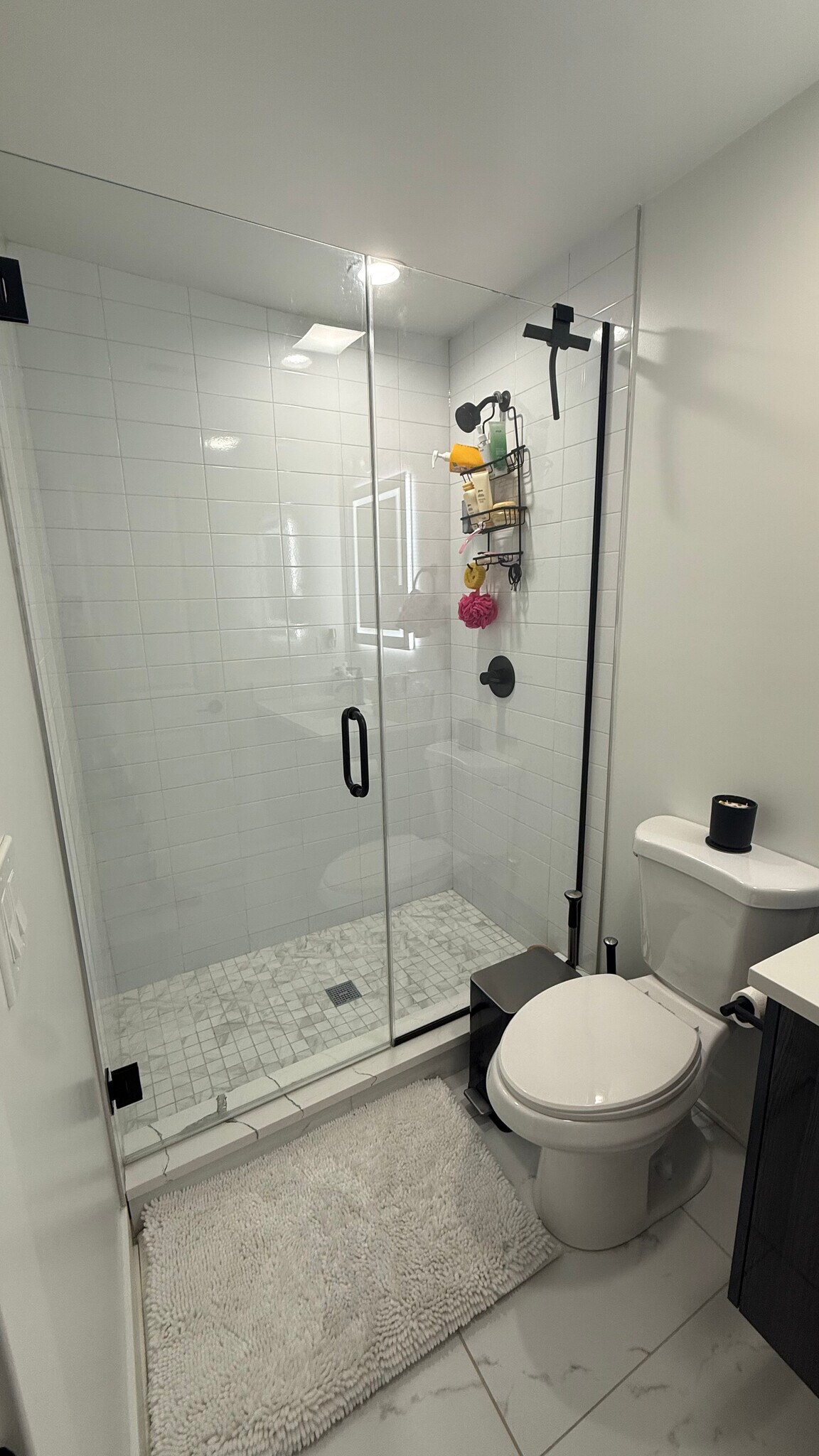 Building Photo - 2175 N Maplewood Ave