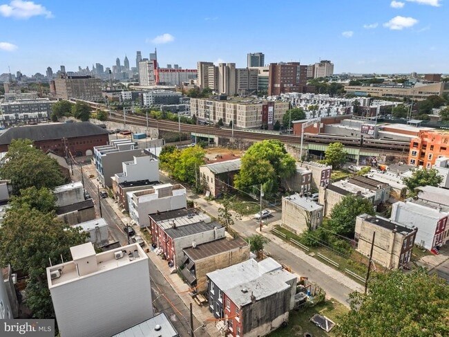 Building Photo - 2142 N Percy St