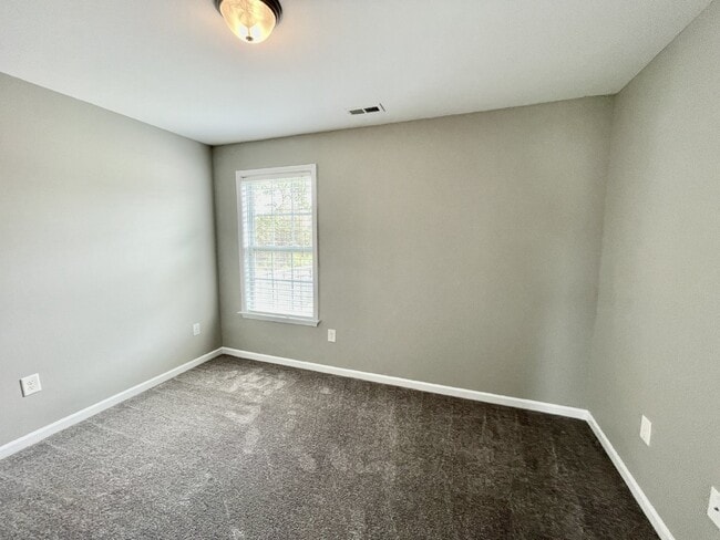 Building Photo - 3 bed, 2 bath Nest in Cameron