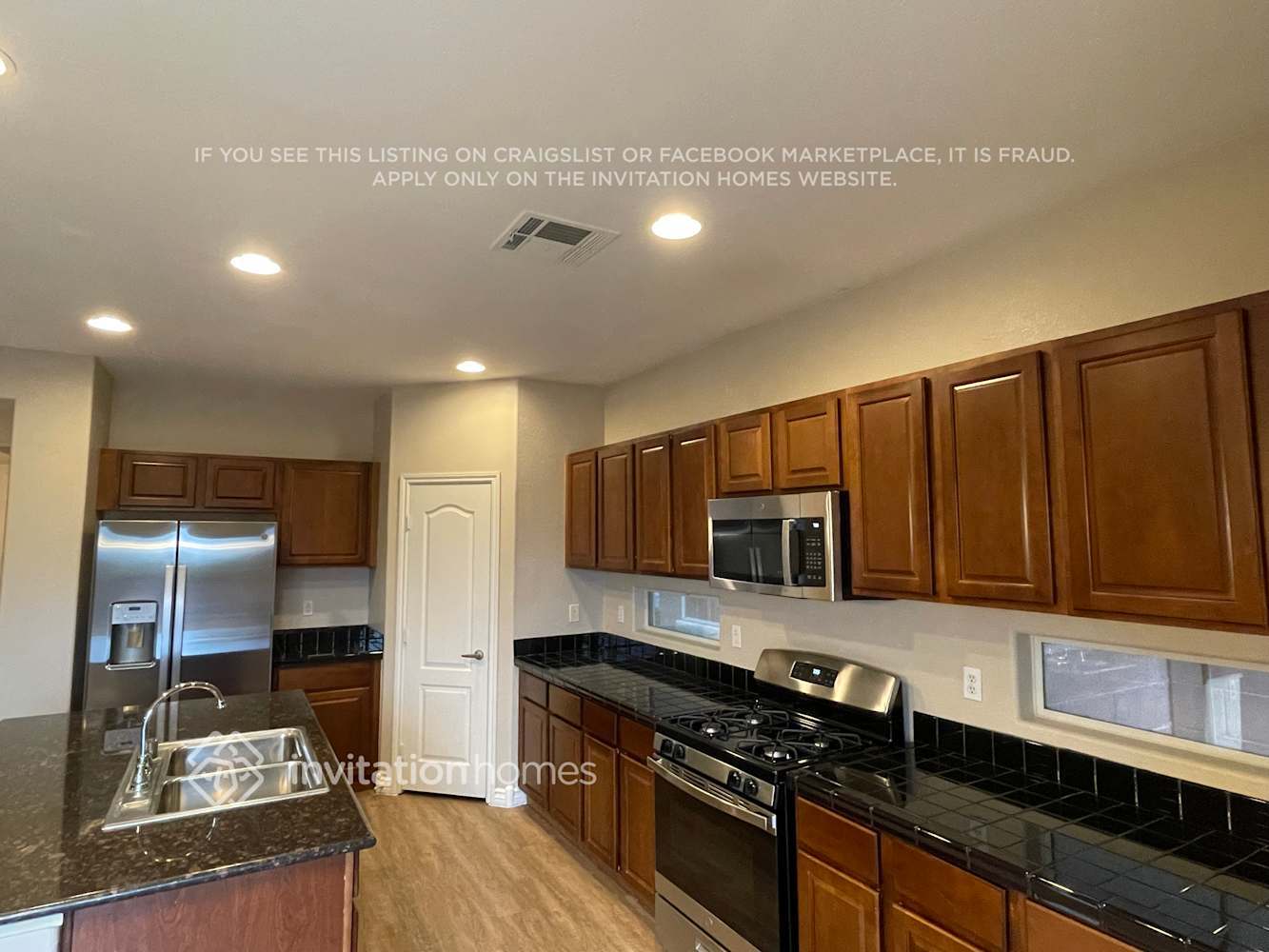 Building Photo - 5492 Oatfield St