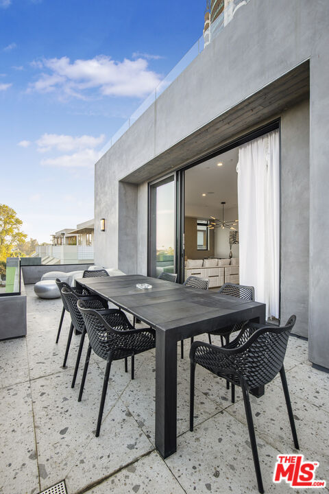 Building Photo - 10563 Ashton Ave