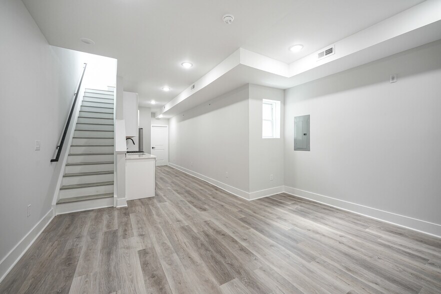 Building Photo - 2117 S 4th St