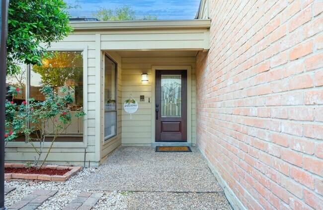 Building Photo - 12226 Ravenmoor Dr