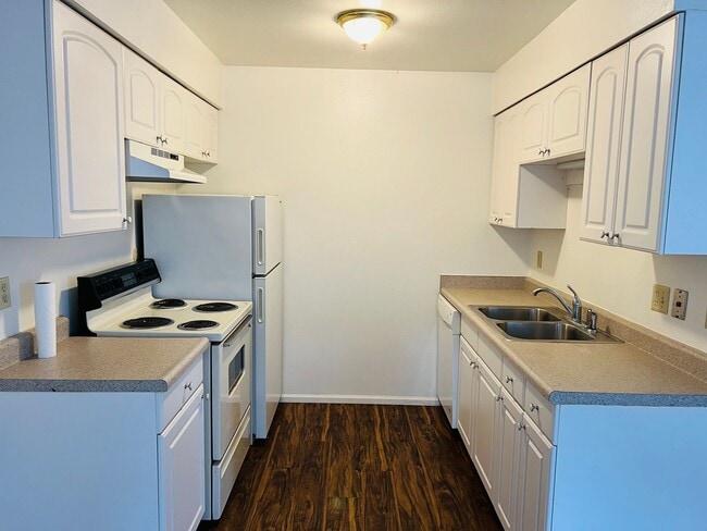 Building Photo - 2Bed/1Bath Apartment SE Portland Brooklyn Neighborhood