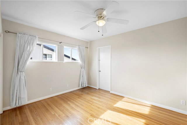 Building Photo - 841 Irving Dr