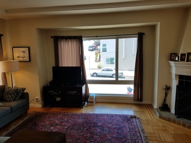 Building Photo - 295 Oxford St