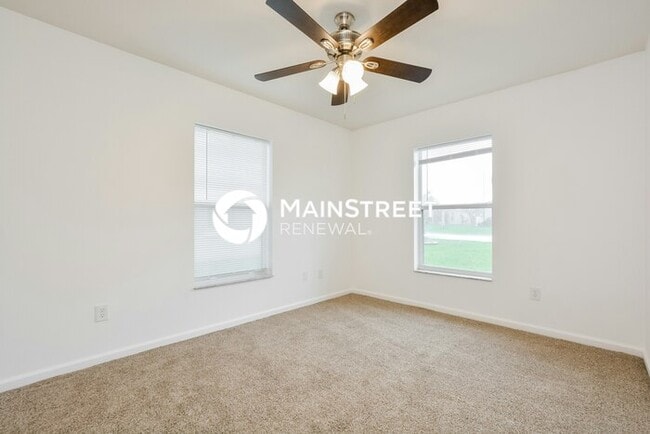 Building Photo - 3 Bedroom Pet-Friendly Home in Umatilla, FL with Main Street Renewal