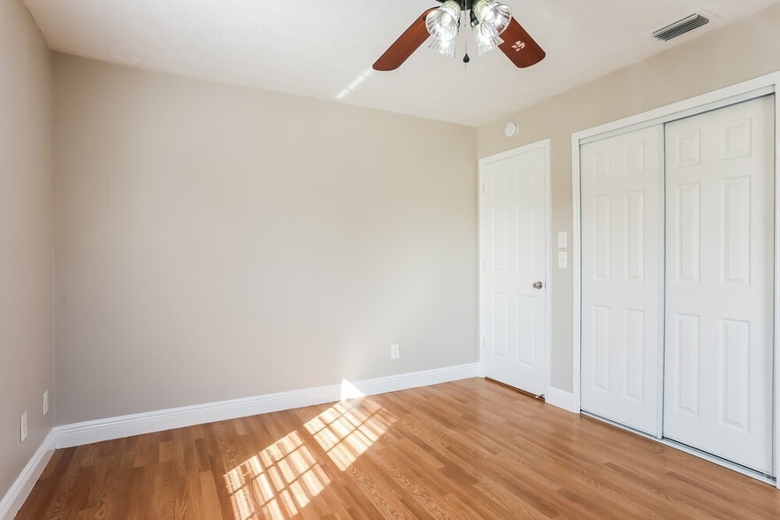 Building Photo - 360 Melton Dr