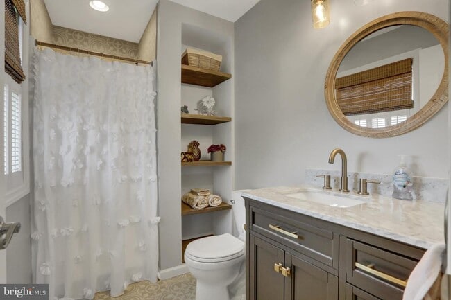 Building Photo - 127 Mountainview Dr