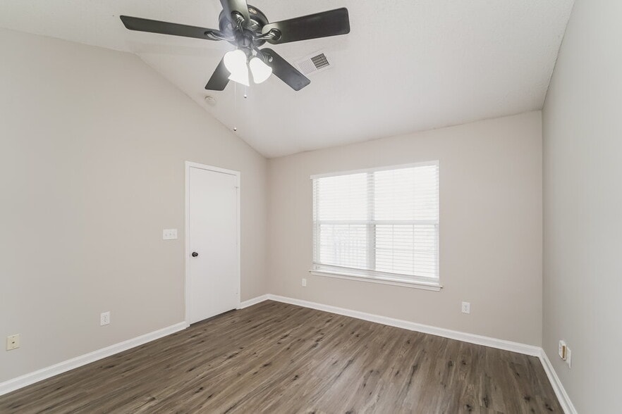 Building Photo - 10342 Battle Ct