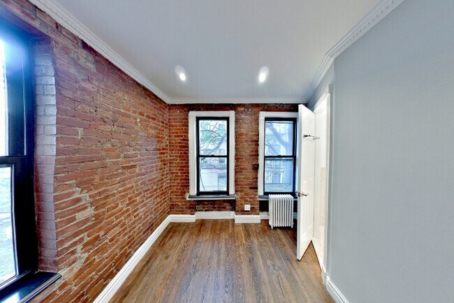 Primary Photo - 416 E 13th St