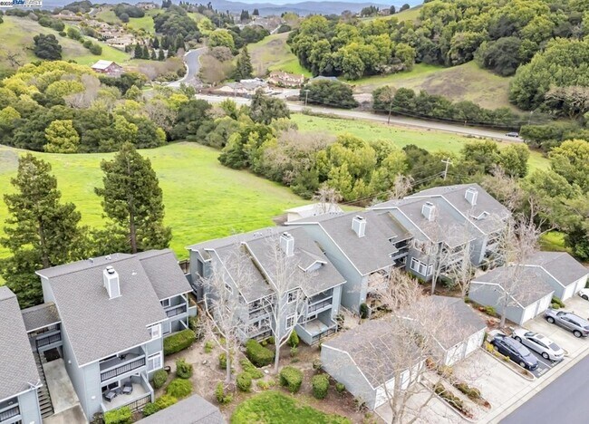 Building Photo - 7595 Canyon Meadows Cir