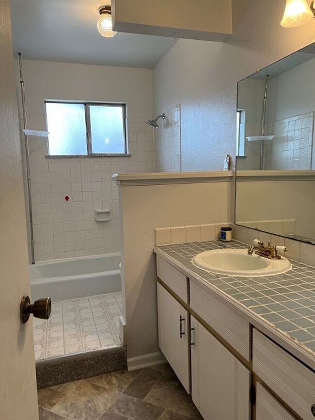 Building Photo - Vaulted Ceilings, Mountain Views & 3-Car Garage – Prime Fort Collins Rental