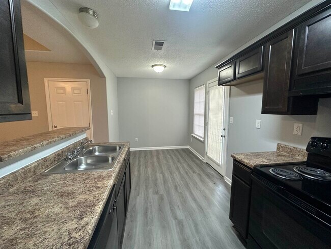 Building Photo - 7407 Crayton Ridge Dr