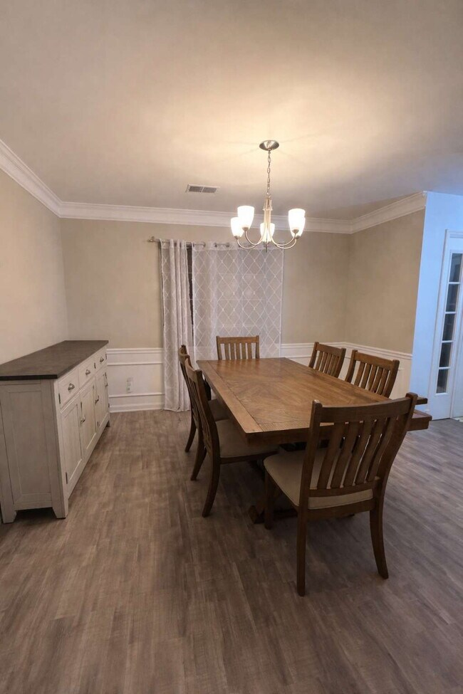 Building Photo - 4BD Home in Heart of Mt. Pleasant- Center Lake