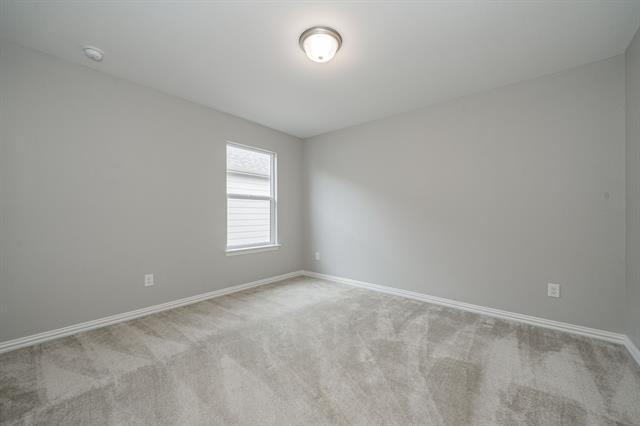 Building Photo - 427 Holt Ln