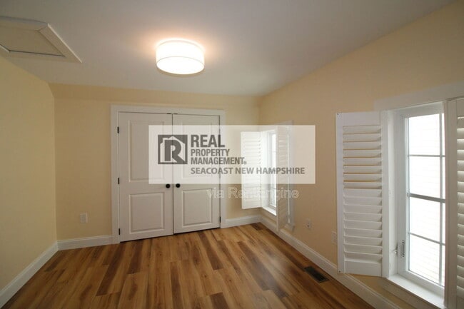 Building Photo - 33 Columbia St