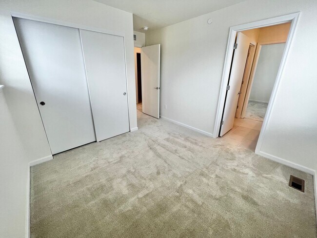 Building Photo - STUNNING 3 bed 2.5 bath new build home in Fort Collins!