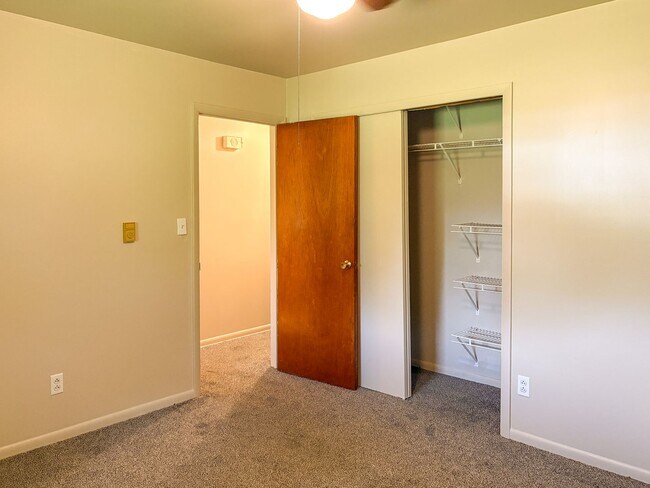 Building Photo - 2 bed / 1 bath duplex in country setting