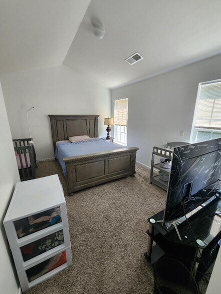 Master Bedroom - 4205 Riding Place Rd