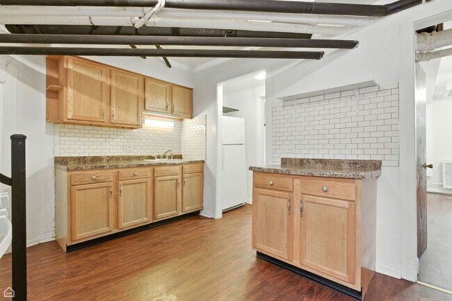 Building Photo - 5104 S Kimbark Ave