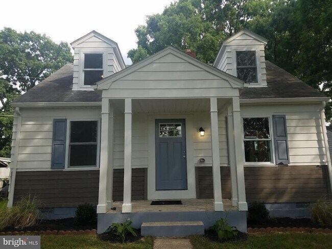 Building Photo - 1737 Eastern Blvd