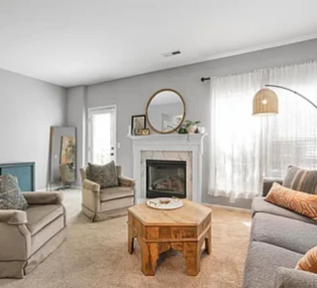 Building Photo - Spacious 2BR/1.5BA Townhome in Prime Greer!