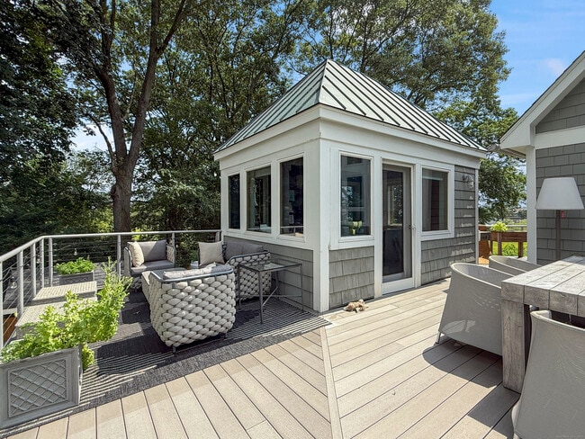 Building Photo - 52 Shorehaven Rd