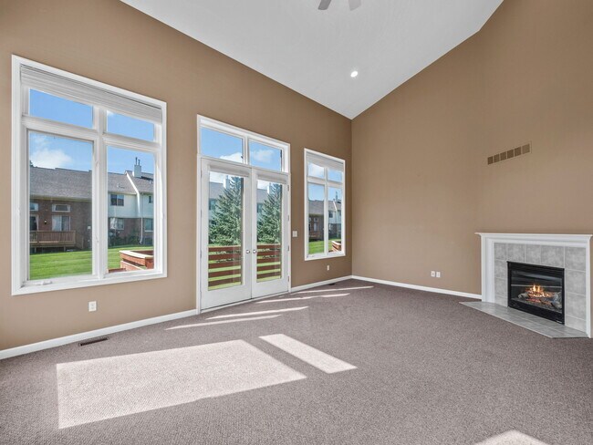 Building Photo - 1038 Lorenzo Ct