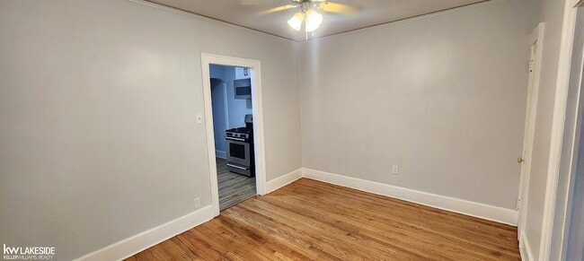 Building Photo - 914 Beaconsfield Ave