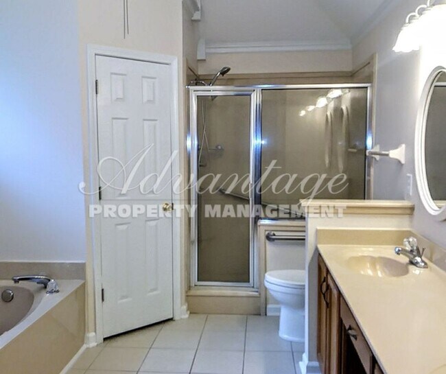 Building Photo - Very Nice Newly Renovated Home in Cordova