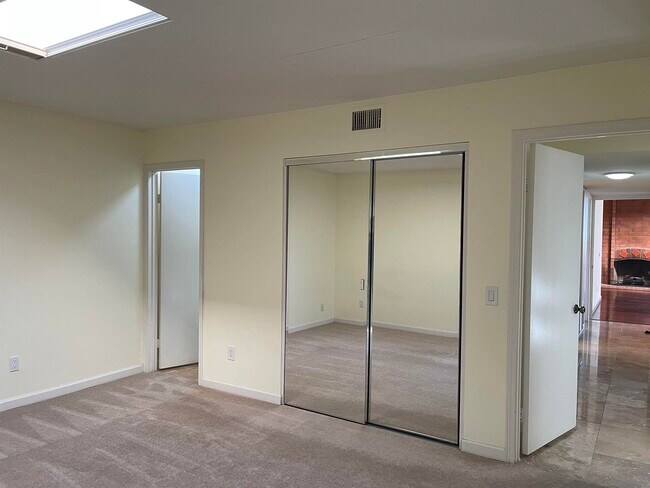 Building Photo - 6535 Caminito Northland