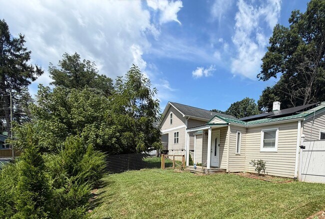 Building Photo - 33 Huffman Rd