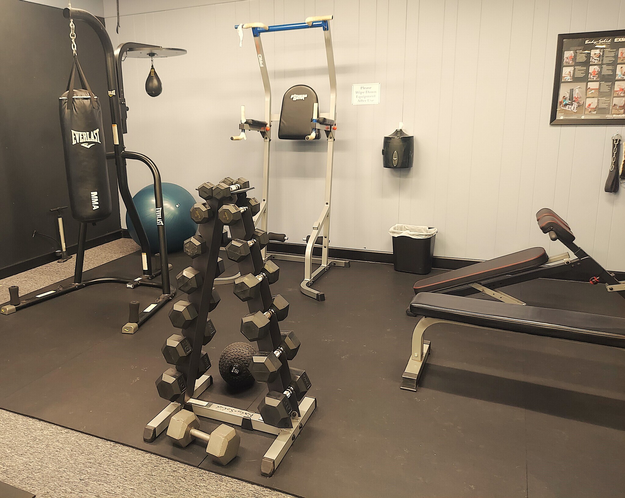 tenant fitness center 605 N Neil - 704 N Randolph St