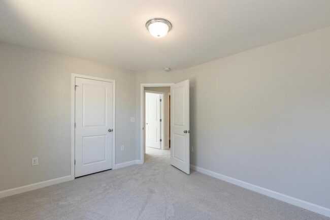 Building Photo - 50 Maximus Cir