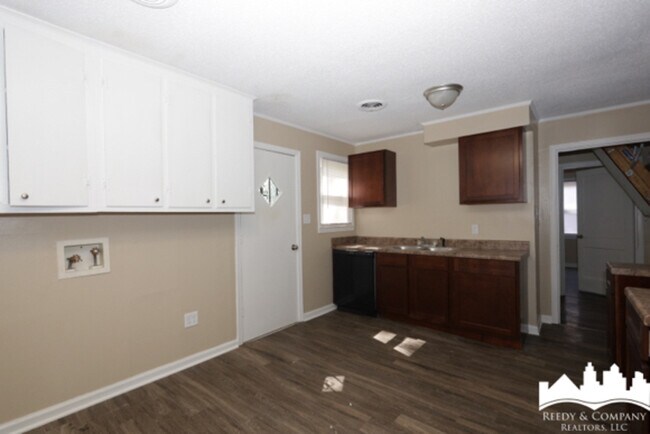 Building Photo - 2968 Tudor St