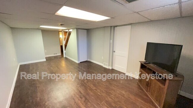 Building Photo - 5114 Caste Dr