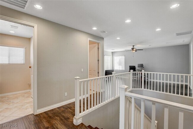 Building Photo - 44 Delighted Ave