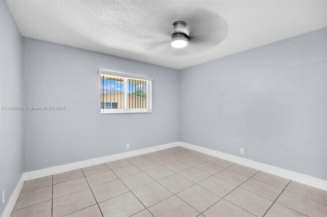 Building Photo - 357 Phippen Waiters Rd