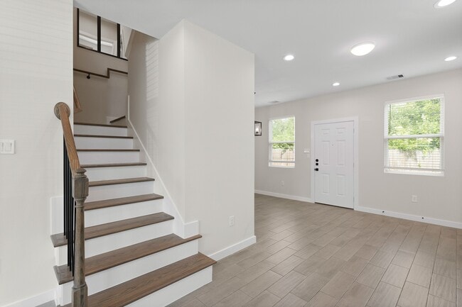 Building Photo - 5544 Shreveport Blvd