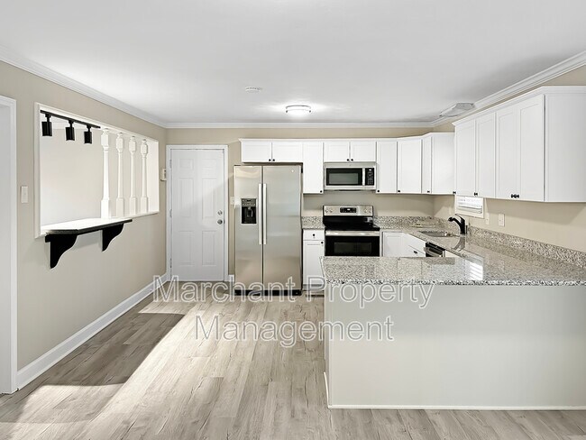 Building Photo - 105 Sexton St