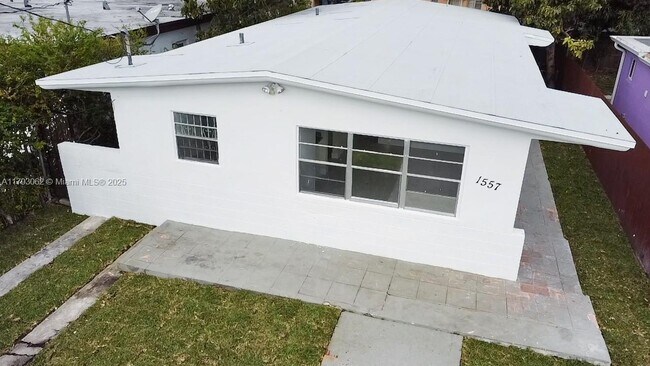 Building Photo - 1557 NW 66th St
