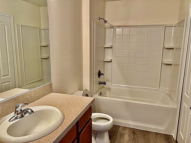 Building Photo - 1307 Priory Cir