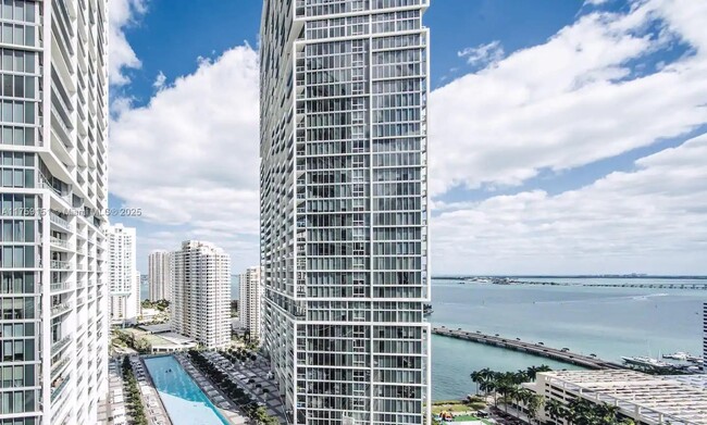 Building Photo - 485 Brickell Ave